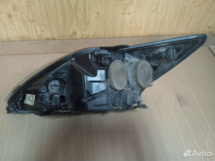 Правая передняя фара Ford Focus 2
