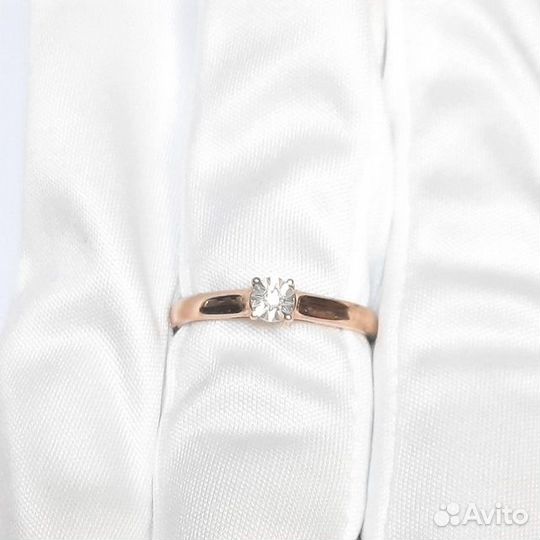 Золотое кольцо с камнем 0р