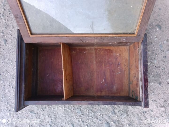 Старинный навесной шкафчик