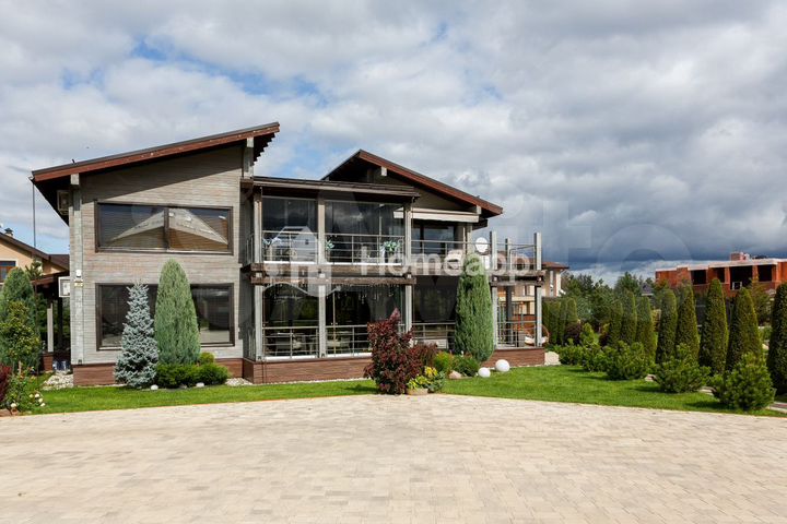 Дом 330 м² на участке 26 сот.