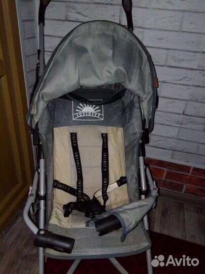 Детская прогулочная коляска