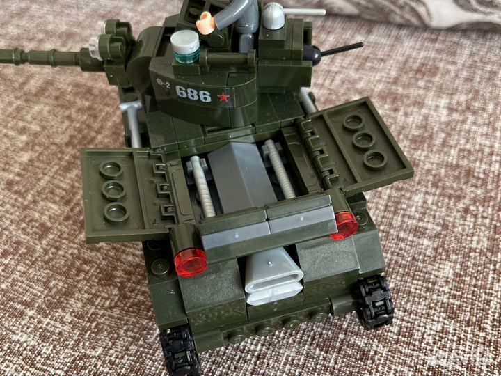 Модель танка lego не ороиг