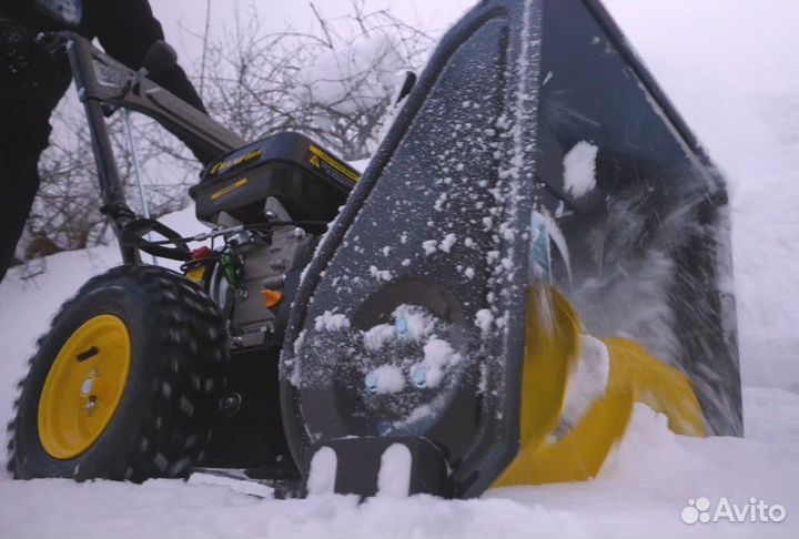 Снегоуборщик Champion ST 553