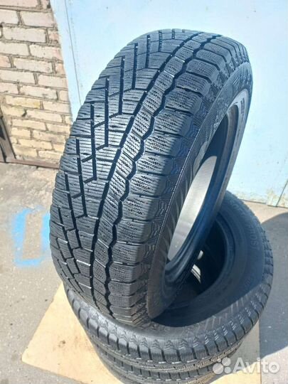 Gislaved Soft Frost 200 215/70 R16
