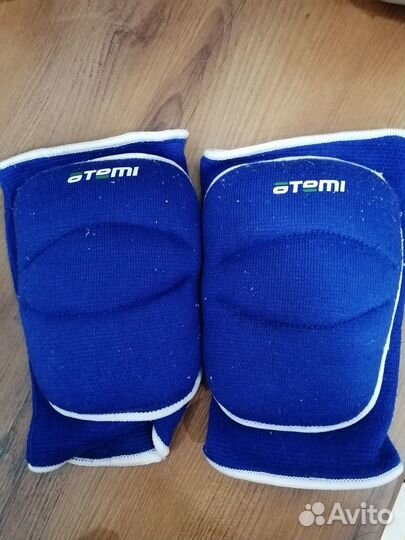 Наколенники