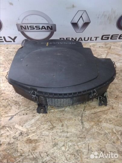 Корпус воздушного фильтра Renault logan