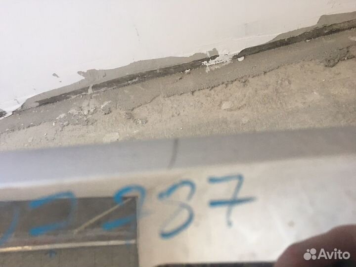 Накладка трещина крыжки баг Toyota Corolla E180