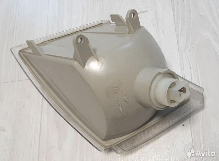 Поворотник передний правый 2110