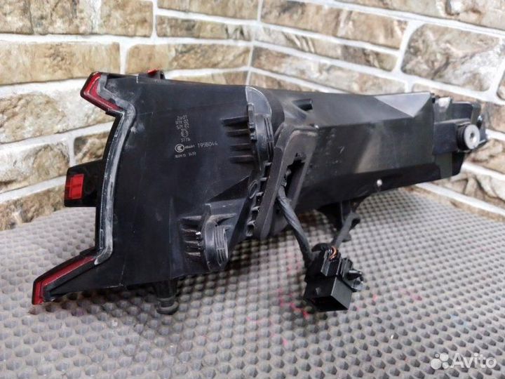 Фонарь задний наружный левый Porsche Macan