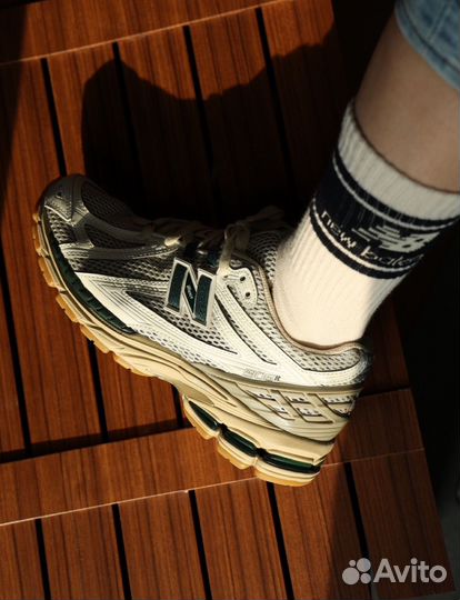 Кроссовки New Balance 1906r