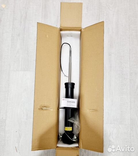 Амортизатор передний Кадилак K2XL новый