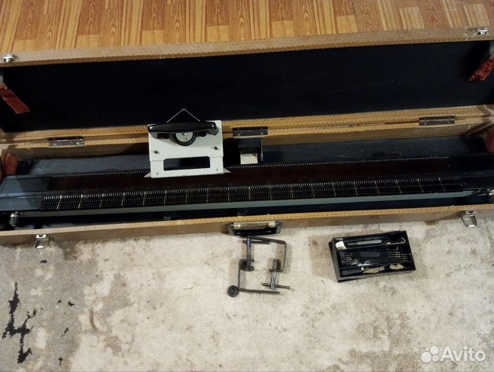 Вязальная машинка нева-2