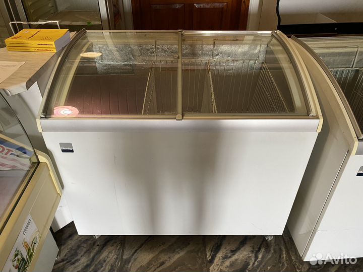 Холодильная витрина Ларь