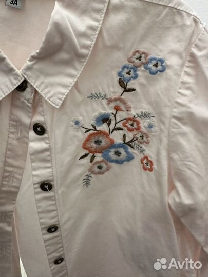 Рубашка и джинсы