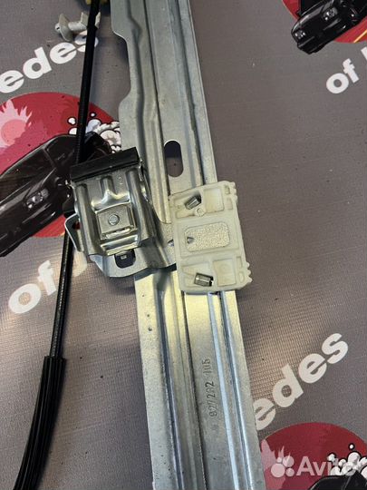 Водительский стеклоподъемник w639 Mercedes-Benz