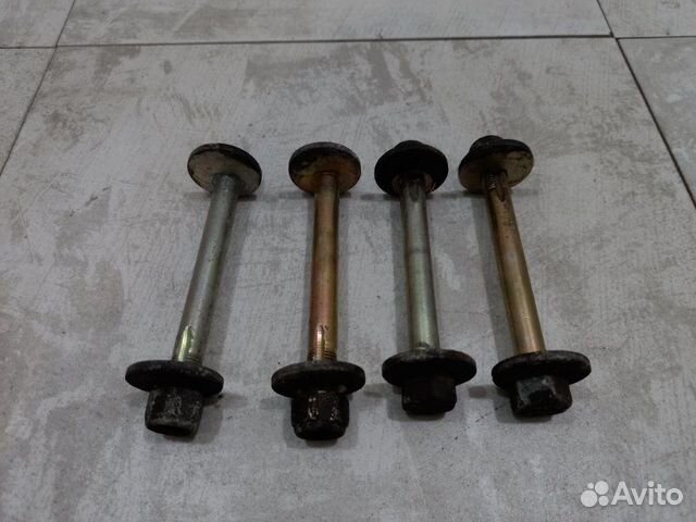 Болты развальные Mercedes E230 W124 102.982 1992