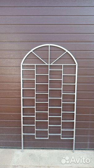 Шпалеры, арки, цветочницы