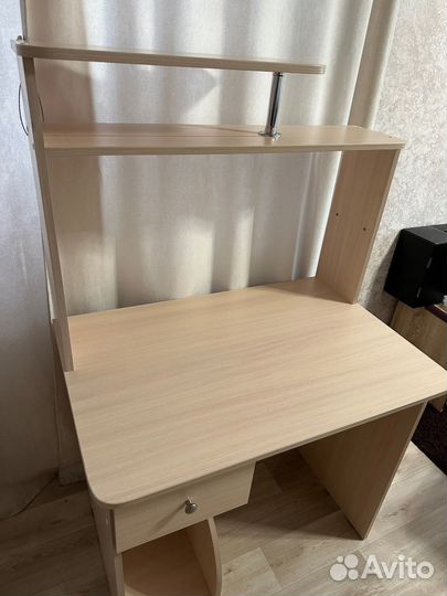 Продам компьютерный стол