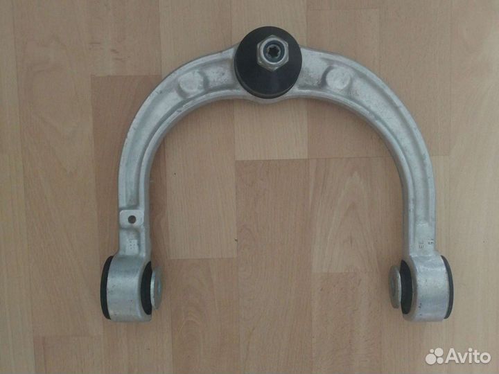 Рычаг передней подвески верхний левый Mercedes