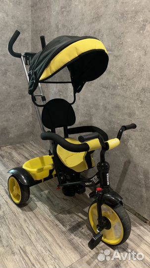 Детский велосипед с ручкой