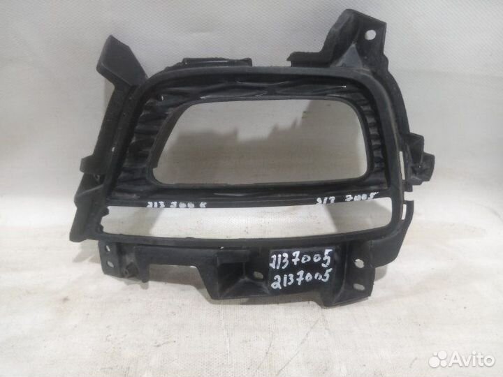 Накладка на туманку Kia Mohave 2018