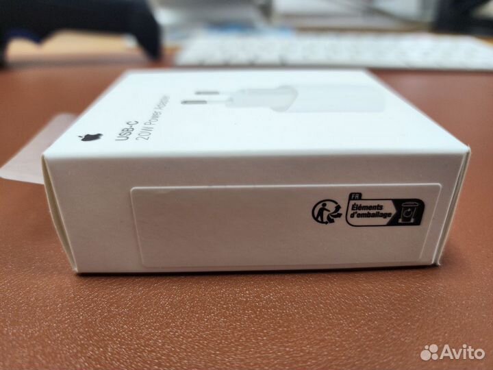 Зарядка iPhone 20W UCB-C Power Adapter