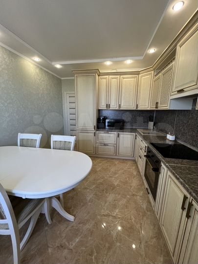 2-к. квартира, 67 м², 15/17 эт.