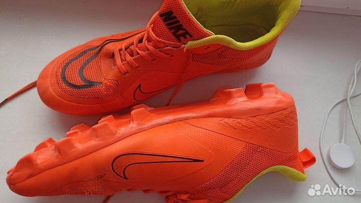Футбольные бутсы nike
