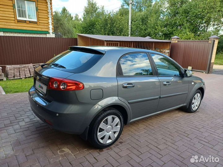 Chevrolet Lacetti 1.6 AT, 2010, 690 км