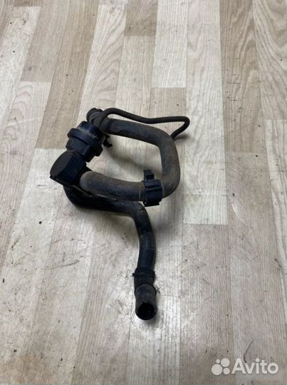 Патрубок радиатора клапан Audi Q5 I CDN 2008—2012