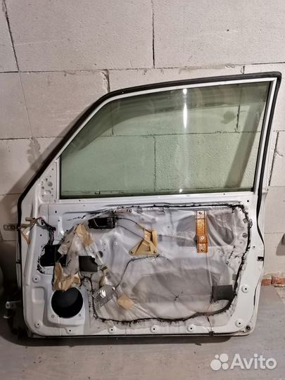 Дверь передняя правая Mitsubishi Pajero 3 2003г