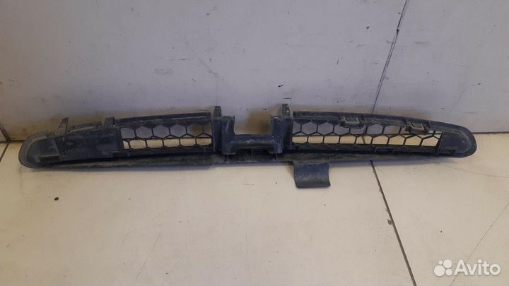 Решетка в бампер передний