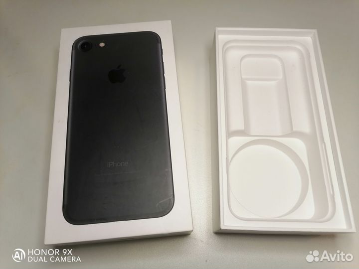 Коробка от iPhone