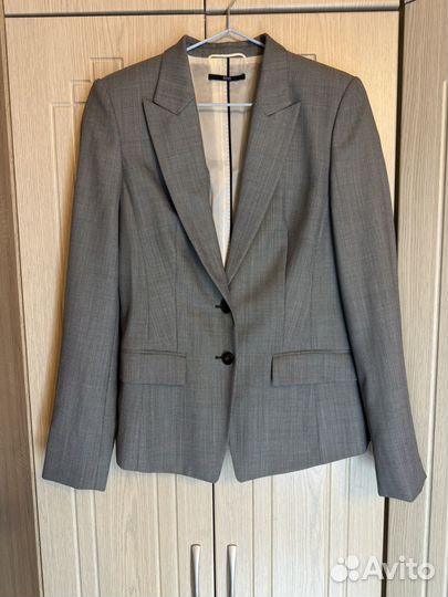 Костюм женский с юбкой и пиджаком Boss