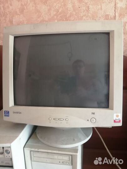 Монитор для компьютера Samtron 75Е
