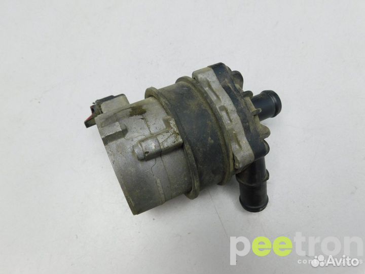 Б/У Насос б/у 8K0965567 VAG
