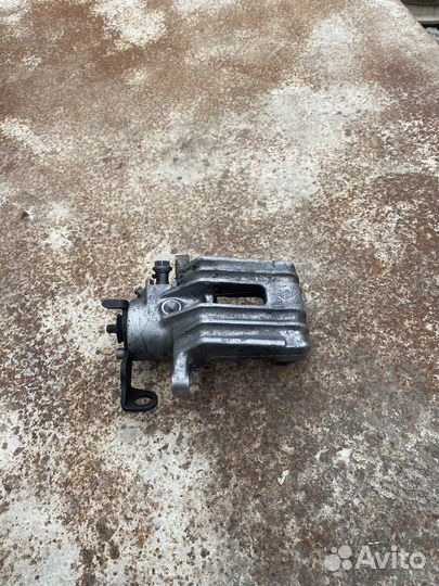 Тормозной суппорт Golf4 Bora Jetta4