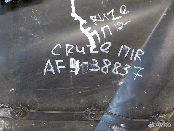 Обшивка двери передней правой Chevrolet Cruze 200