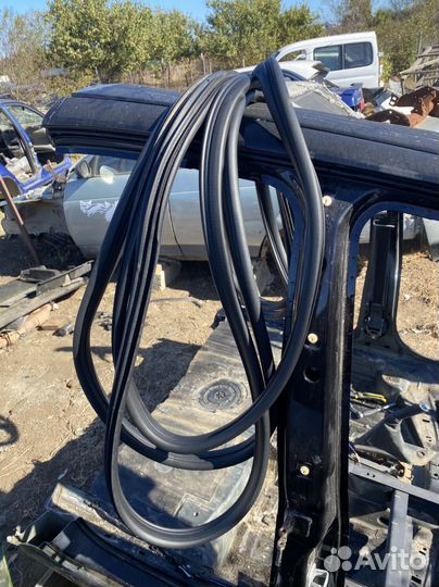 Уплотнитель прокма двери Opel Meriva A