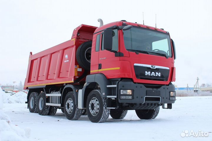 Водитель самосвала