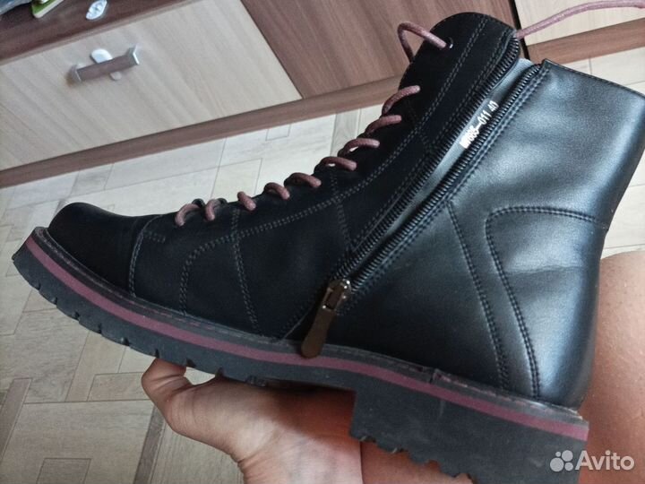 Ботинки кожаные новые