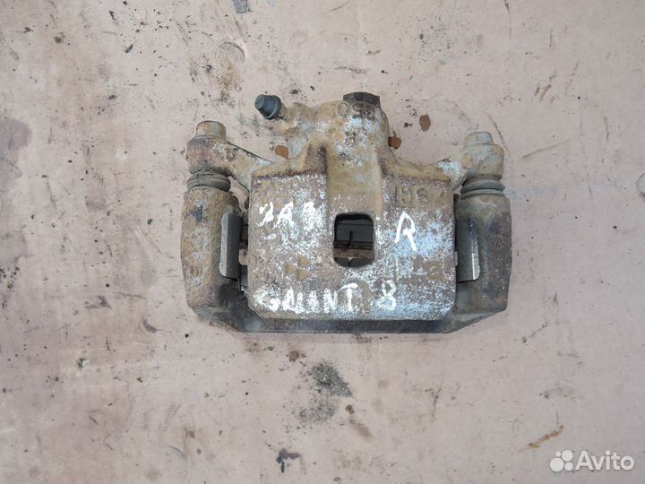 Суппорт задний правый Mitsubishi Galant viii 97-03