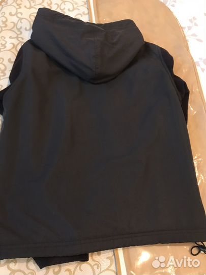 Ветровка женская