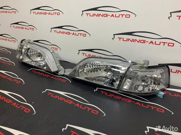 Фары RH+LH Toyota Vista (V40/41/42/43) 1994-1998 год. Комплект