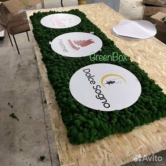 Панно из мха логотип из мха