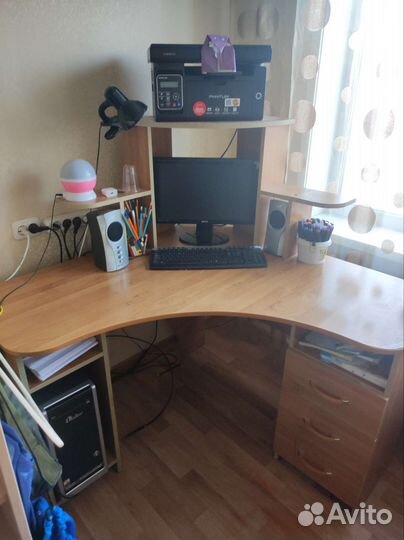 Компьютерный стол, письменный стол