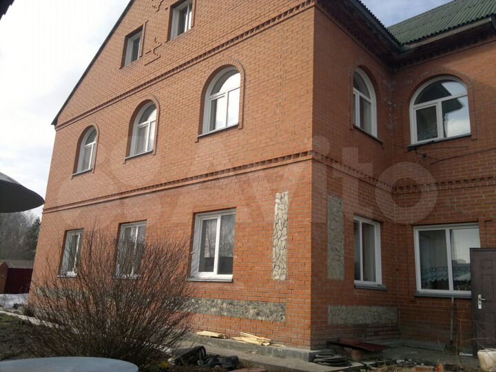 Коттедж 245 м² на участке 6 сот.