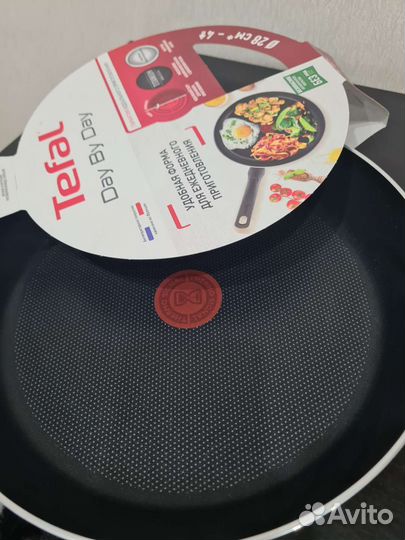 Новая Сковорода Tefal Day by Day 28 см