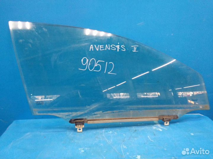Стекло двери передней правой Toyota Avensis II 200