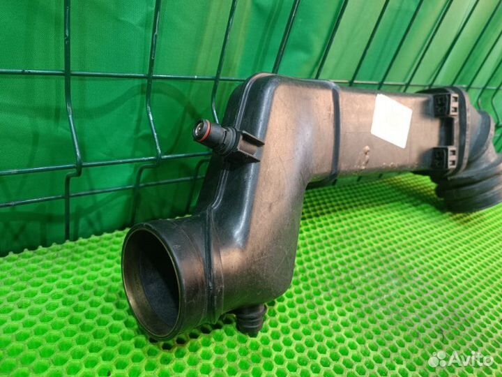 Патрубок воздушного фильтра Mercedes-Benz C W202